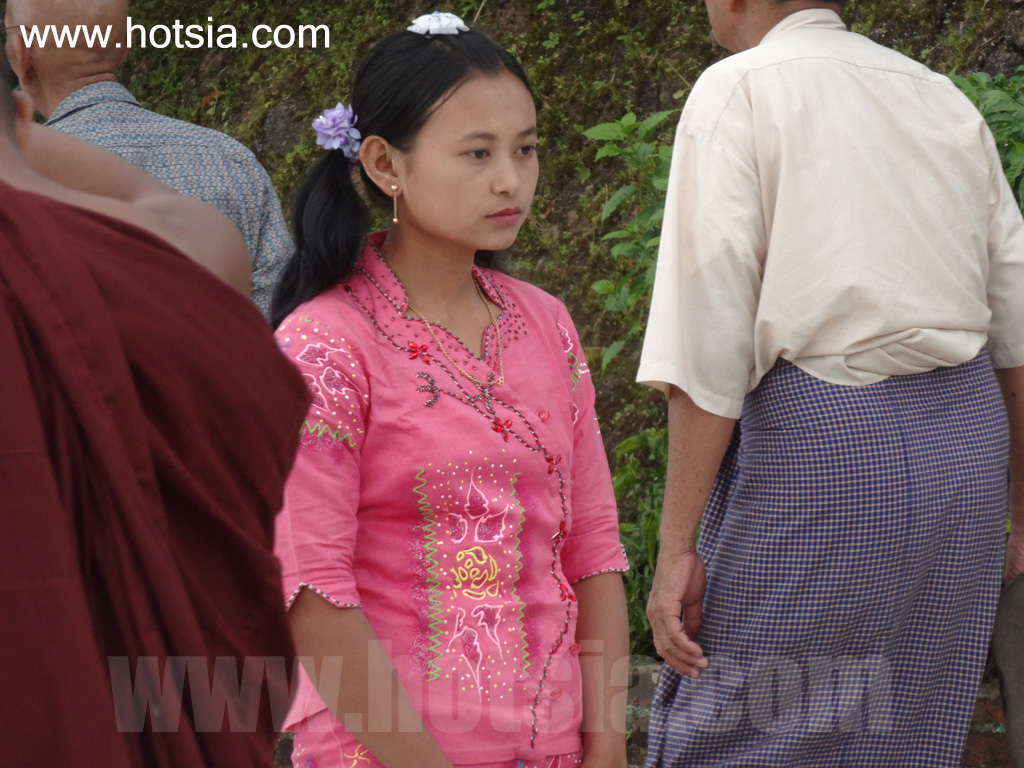 เที่ยวมะละแหม่งด้วยตัวเอง การแต่งกายของชาวรัฐมอญ 2013