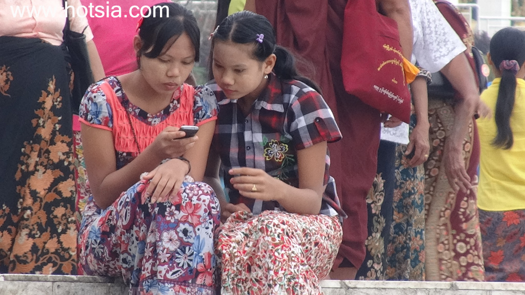 เที่ยวมะละแหม่งด้วยตัวเอง การแต่งกายของชาวรัฐมอญ 2013