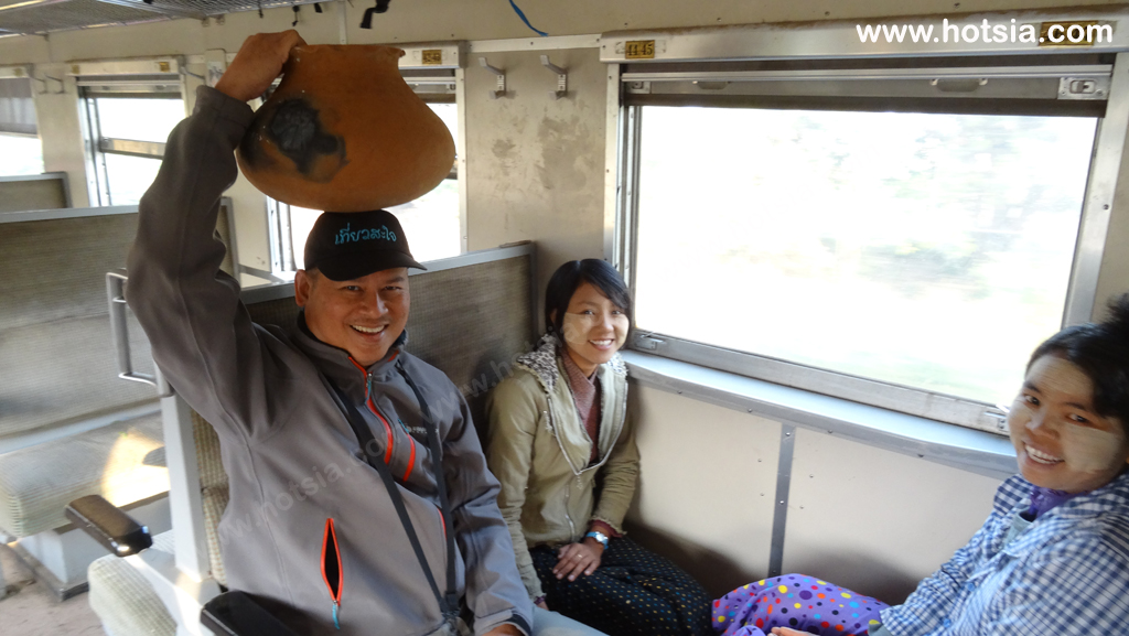 เที่ยวพม่า เมืองโมนยวา นั่งรถไฟพม่า เมืองโมนยวา มัณฑะเลย์