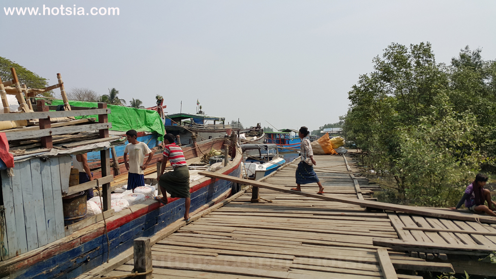 รัฐยะไข่ ล่องเรือซิตตเวสู่มรัคอู