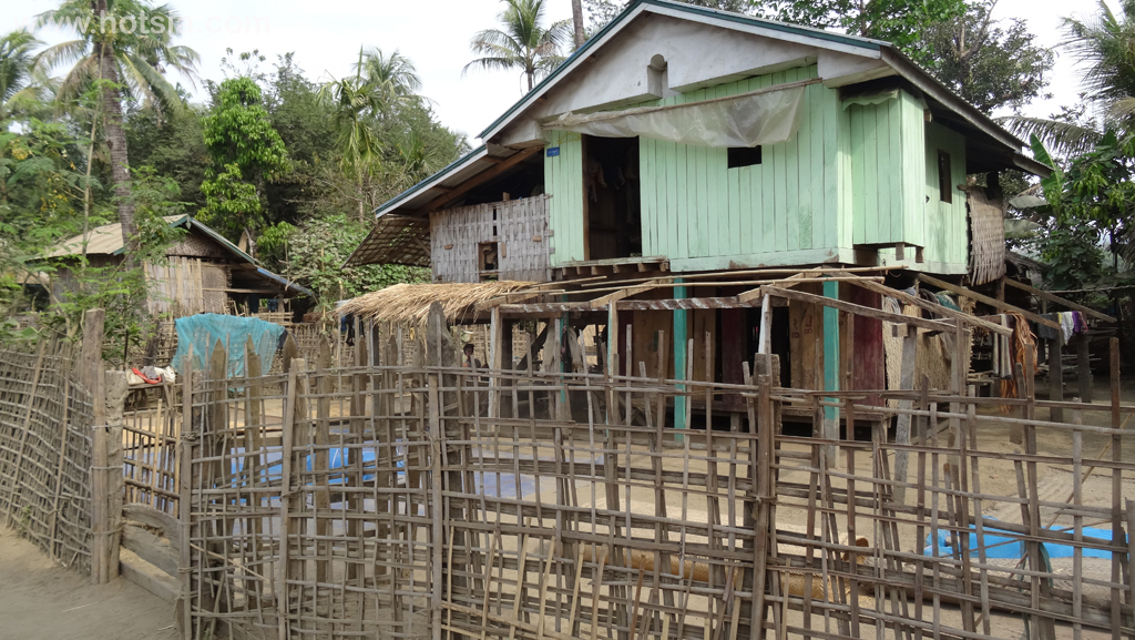 รัฐยะไข่ หมู่บ้านชาวชินคนสักหน้า มรัคอู รัฐยะไข่ พม่า