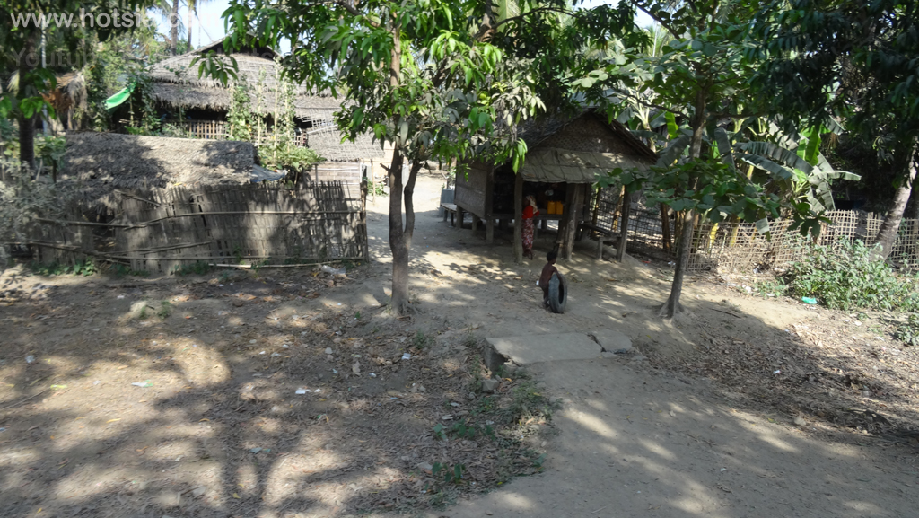 รัฐยะไข่ บ้านชาวบ้านเขตชนบทในซิตตเว พม่า