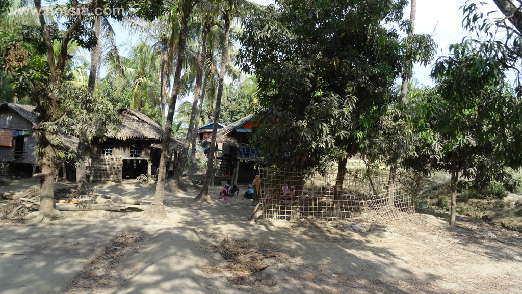 รัฐยะไข่ บ้านชาวบ้านเขตชนบทในซิตตเว พม่า