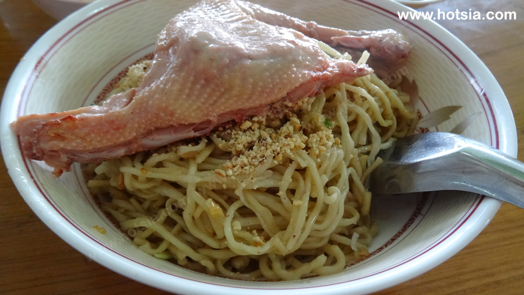 เที่ยวพม่า เมืองตองยี รัฐฉาน พม่า ก๋วยเตี๋ยวไก่ดิบ เมืองตองยี รัฐฉาน พม่า