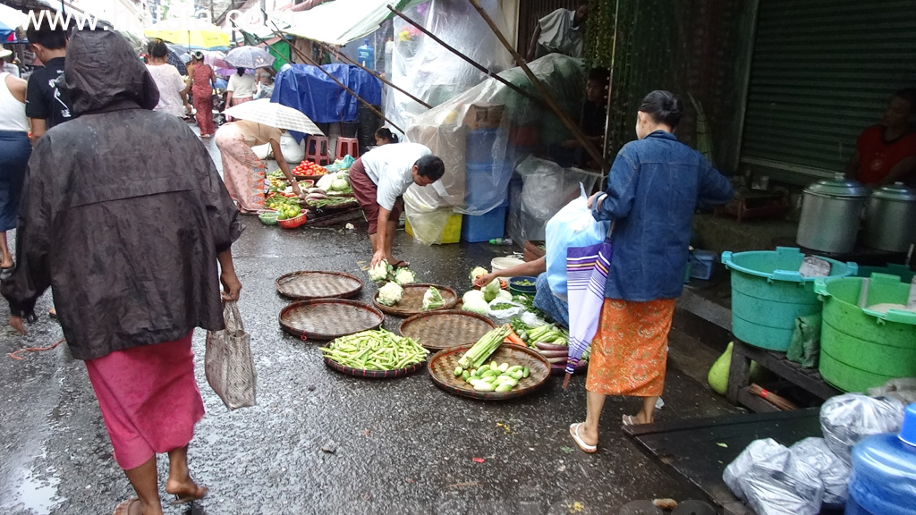 เที่ยวย่างกุ้งพม่าด้วยตัวเอง ตลาดรถผ่านได้ ย่างกุ้ง