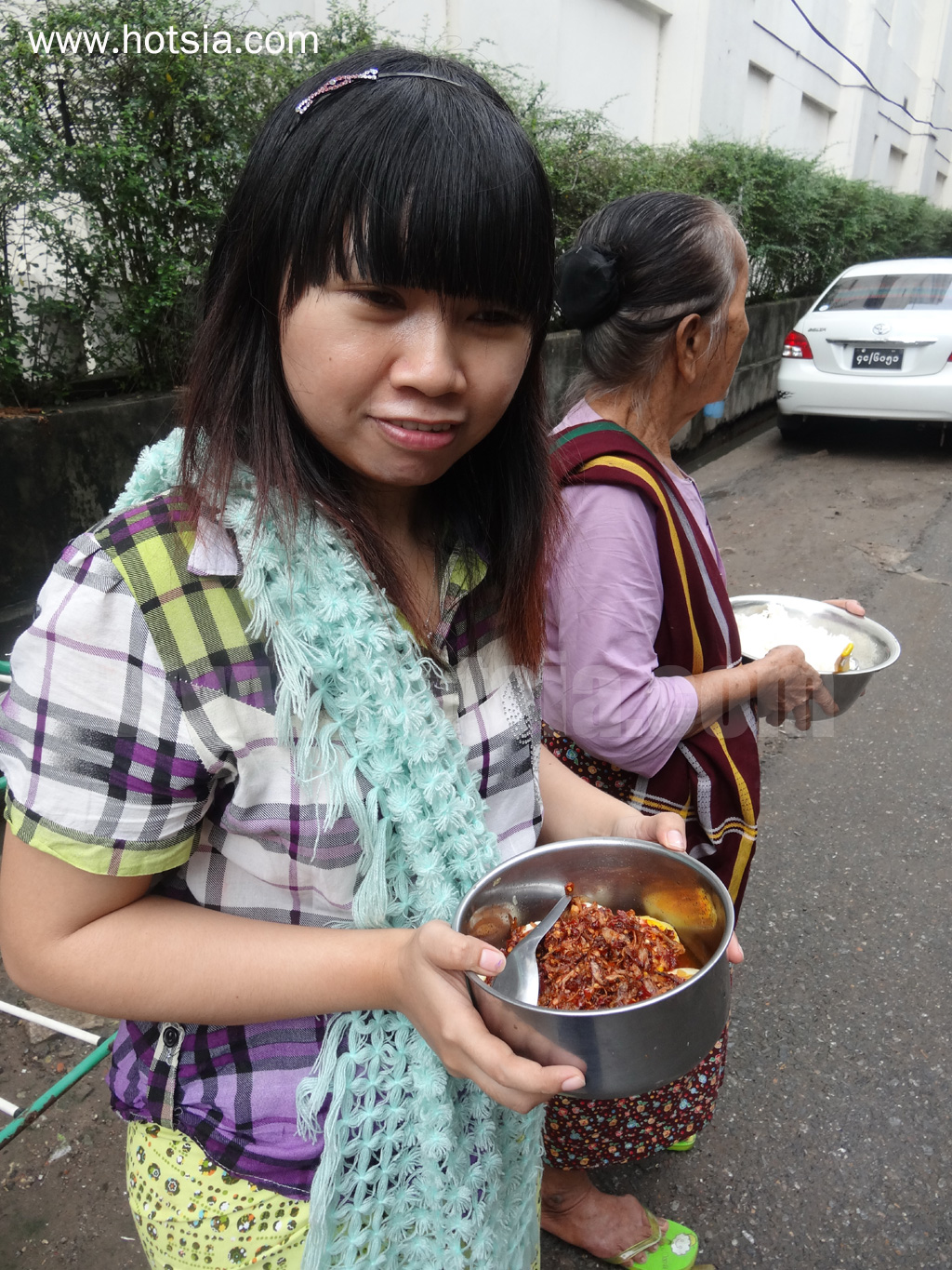 เที่ยวย่างกุ้งพม่าด้วยตัวเอง ตักบาตรยามเช้าย่างกุ้ง