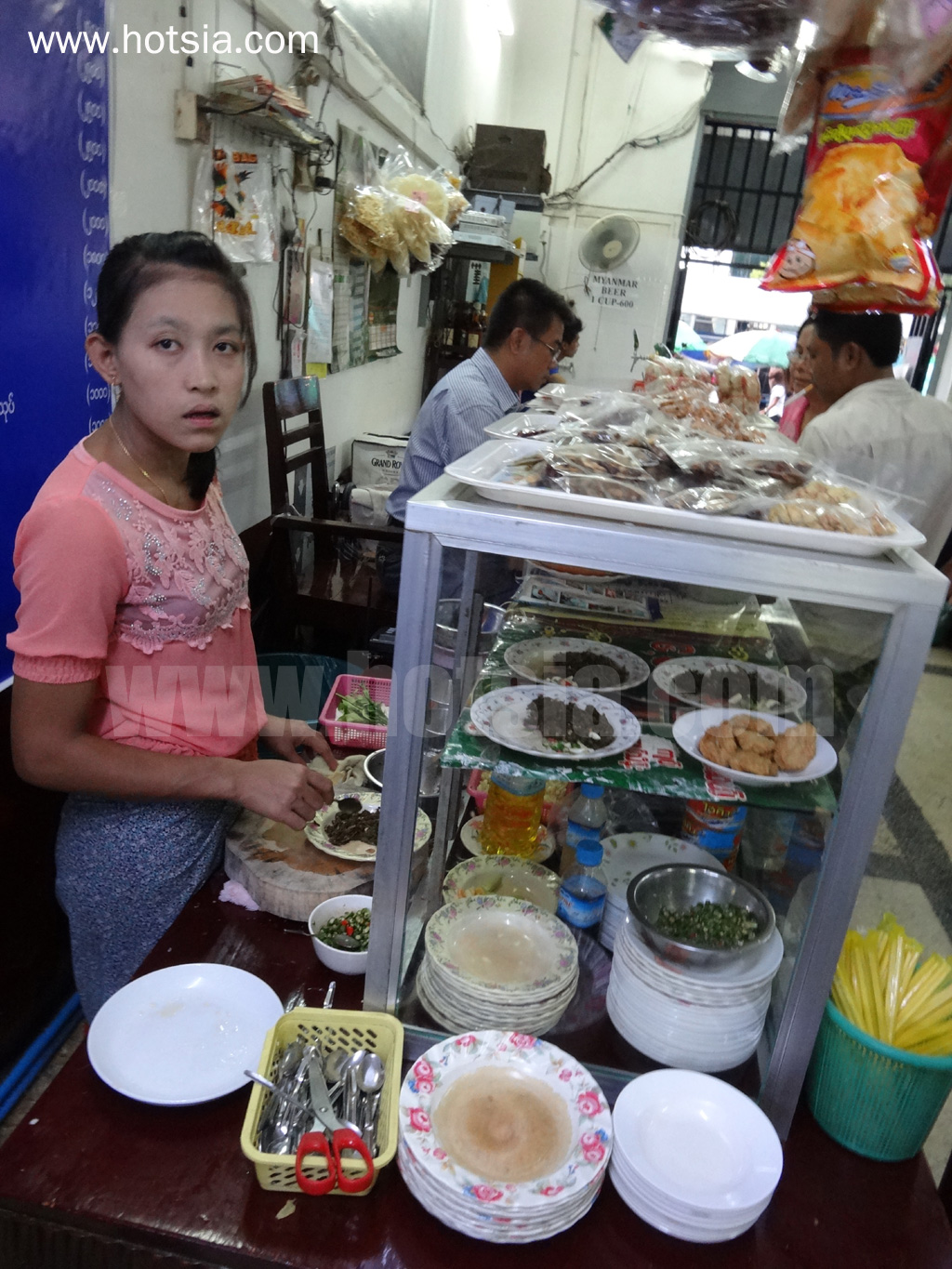 เที่ยวย่างกุ้งพม่าด้วยตัวเอง อาหารไทยใหญ่ในย่างกุ้ง
