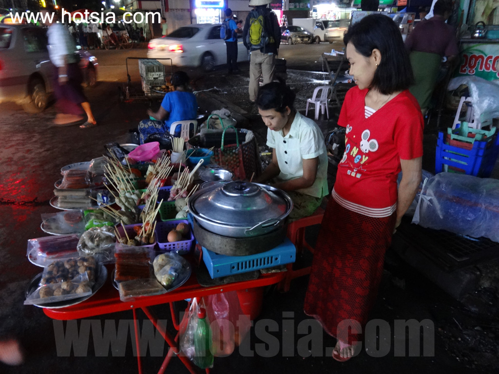 เที่ยวย่างกุ้งพม่าด้วยตัวเอง อาหารข้างถนนในย่างกุ้ง