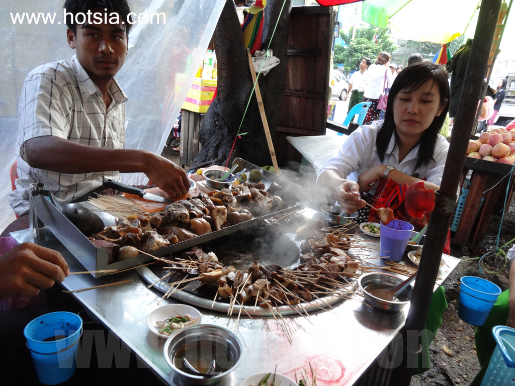 เที่ยวย่างกุ้งพม่าด้วยตัวเอง อาหารข้างถนนในย่างกุ้ง