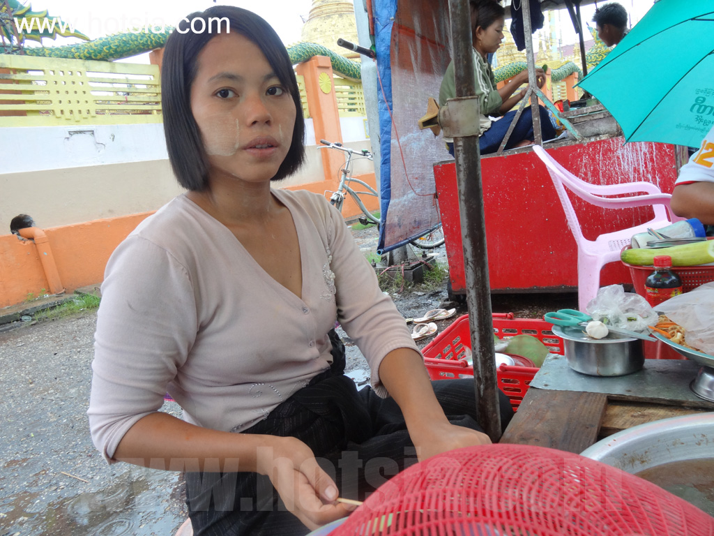 เที่ยวย่างกุ้งพม่าด้วยตัวเอง อาหารข้างถนนในย่างกุ้ง