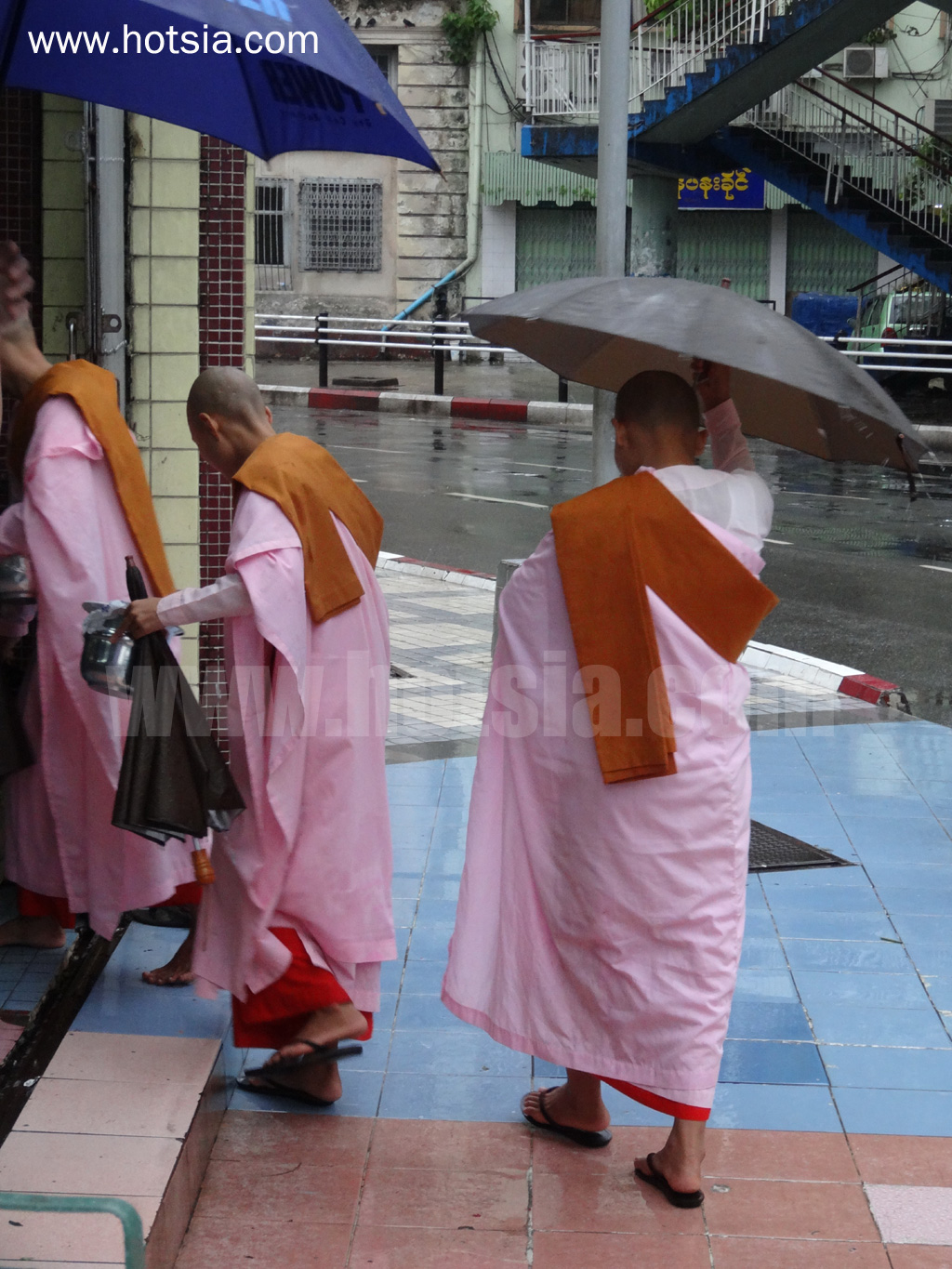 เที่ยวย่างกุ้งพม่าด้วยตัวเอง เจดีย์สุเหร่ ย่างกุ้ง(Sule Pagoda)