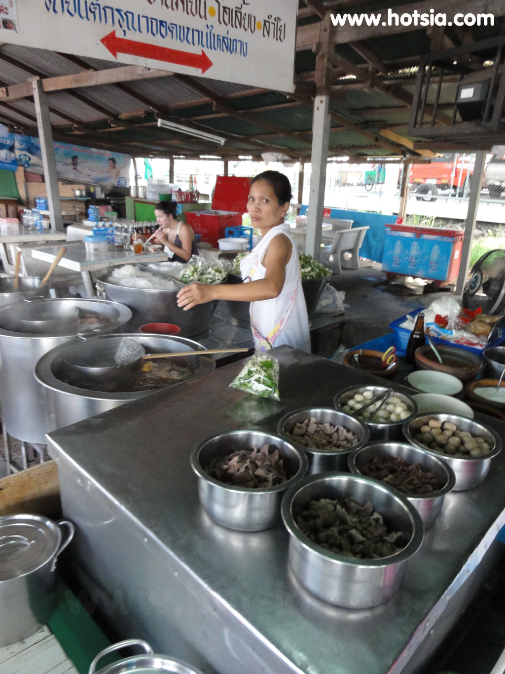 เที่ยวอยุธยา ก๋วยเตี๋ยวเรือป้าเล็ก อยุธยา