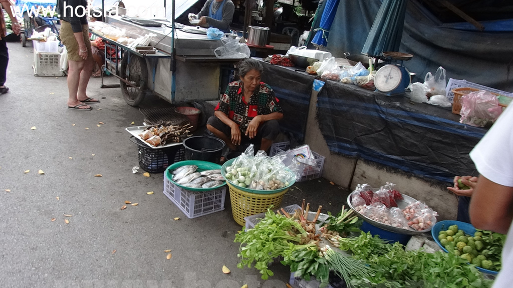 อยุธยา ตลาดเช้าสถานีรถไฟอยุธยา