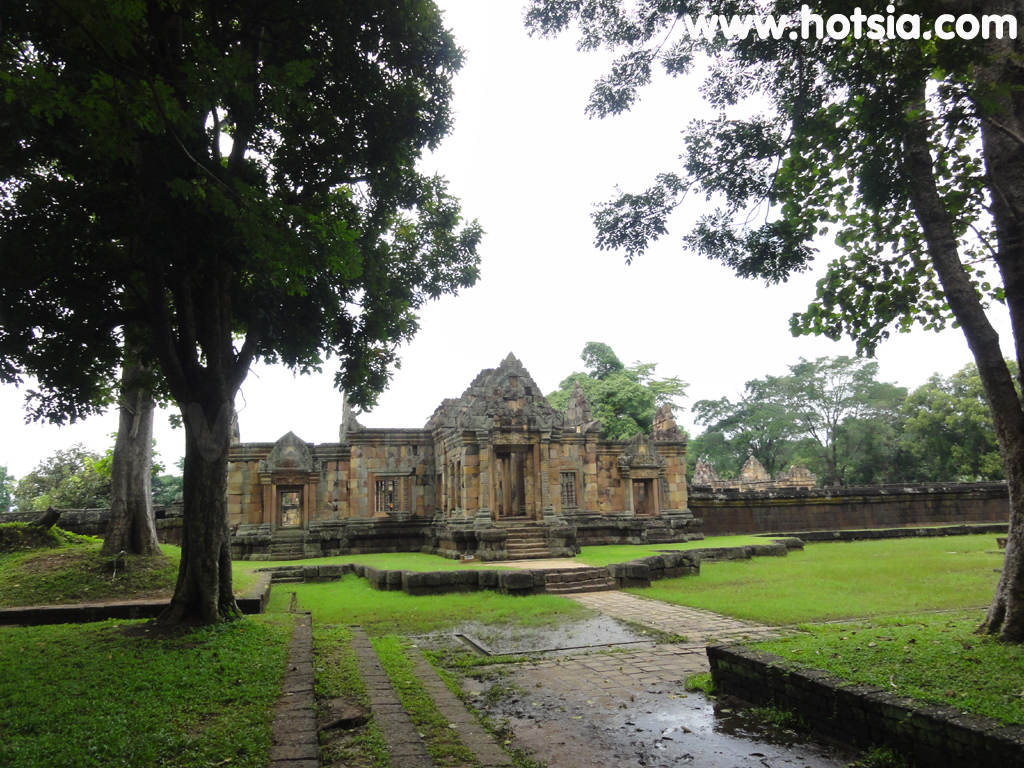 เที่ยวบุรีรัมย์ ปราสาทเมืองต่ำ
