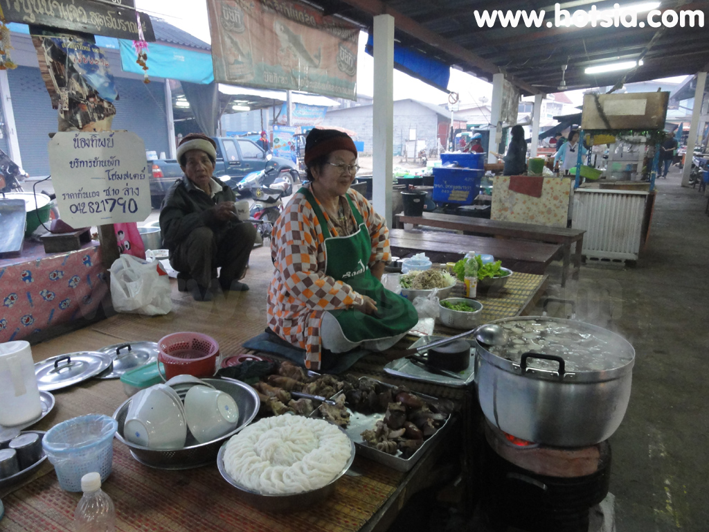 เชียงคาน ข้าวปุ้นน้ำแจ่วเชียงคาน