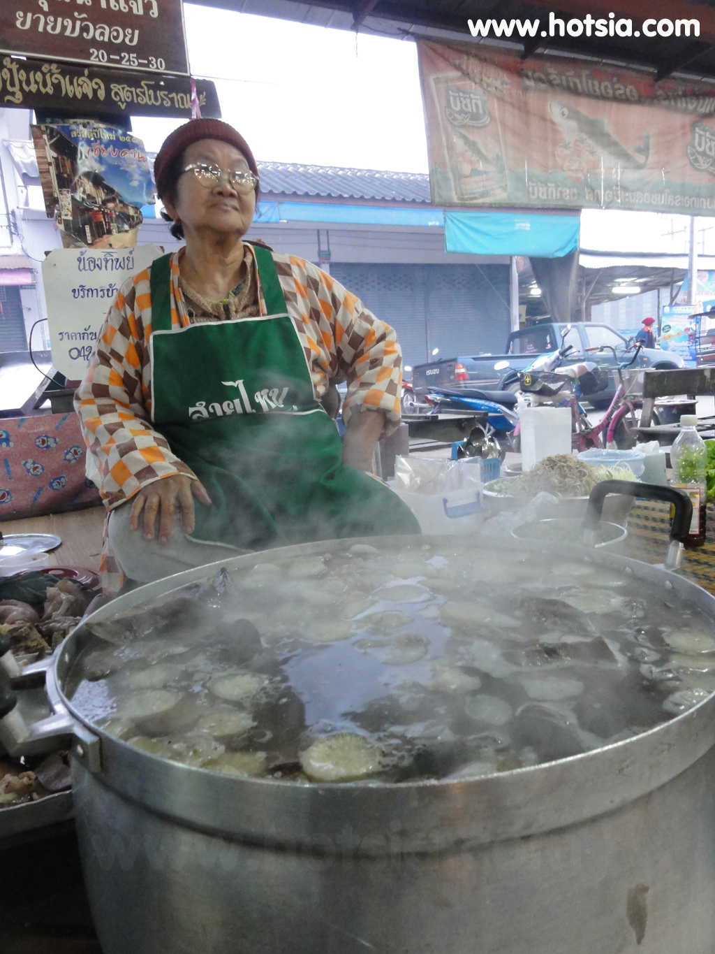 เชียงคาน ข้าวปุ้นน้ำแจ่วเชียงคาน