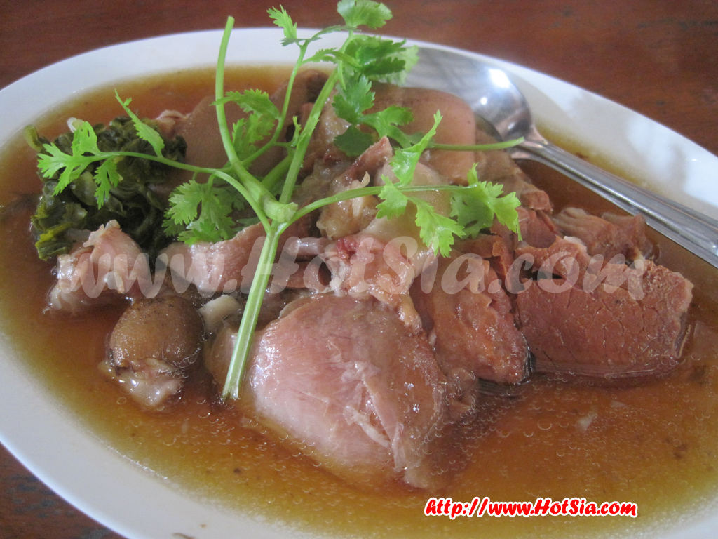 เที่ยวเชียงใหม่ ร้านข้าวขาหมูเชียงดาว ขาหมูเชียงดาว