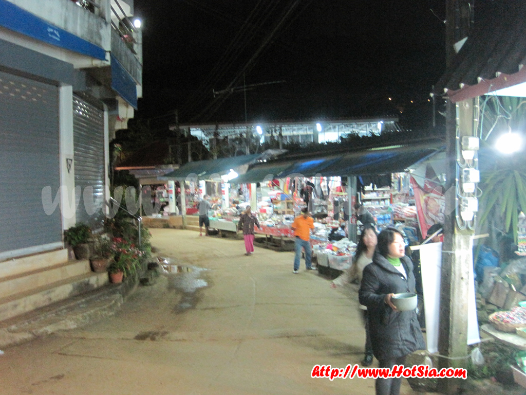 เชียงใหม่ ดอยอ่างขาง เมืองในหุบเขาอ่างขางกลางคืน