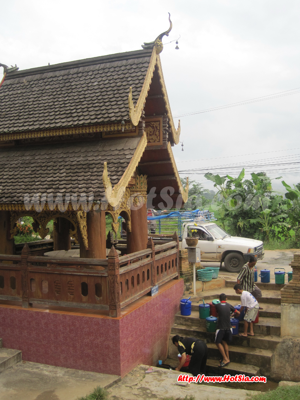 เชียงใหม่ น้ำบ่อผุดวัดพุทธเอ้นแม่แจ่ม
