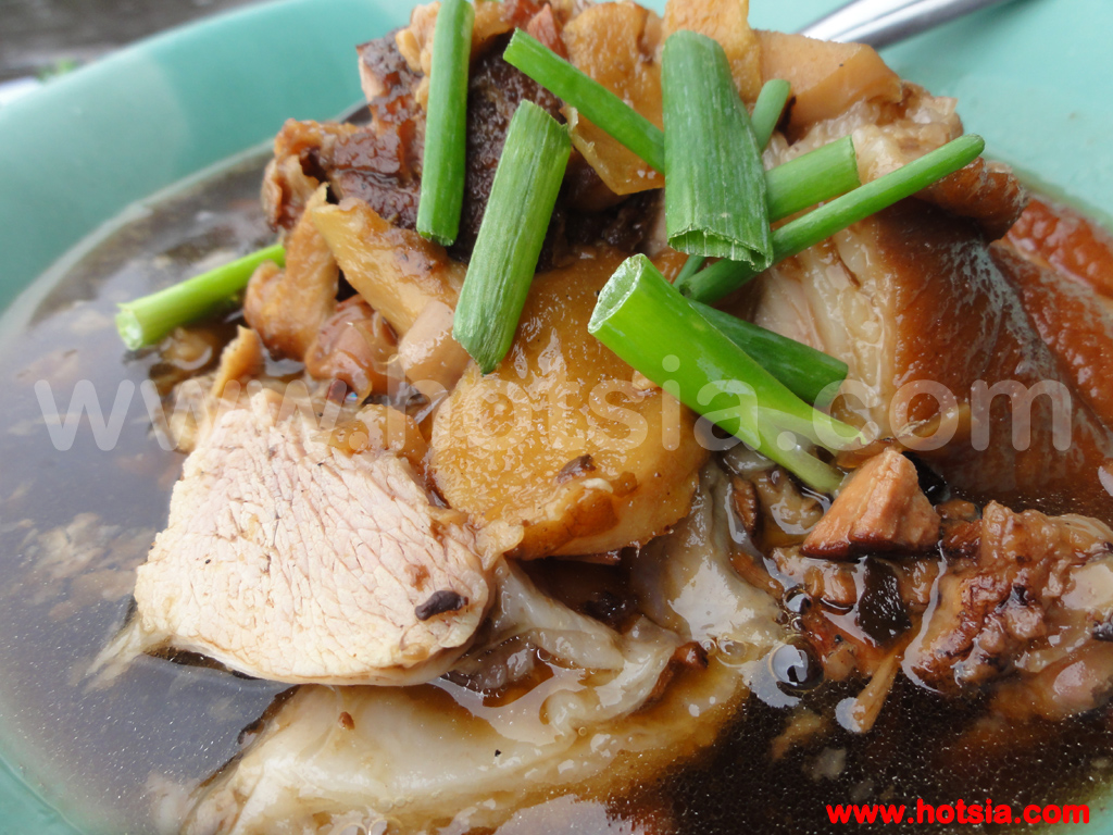 เชียงราย ขาหมูยูนนาน ร้านบ้านดิน ดอยผาตั้ง
