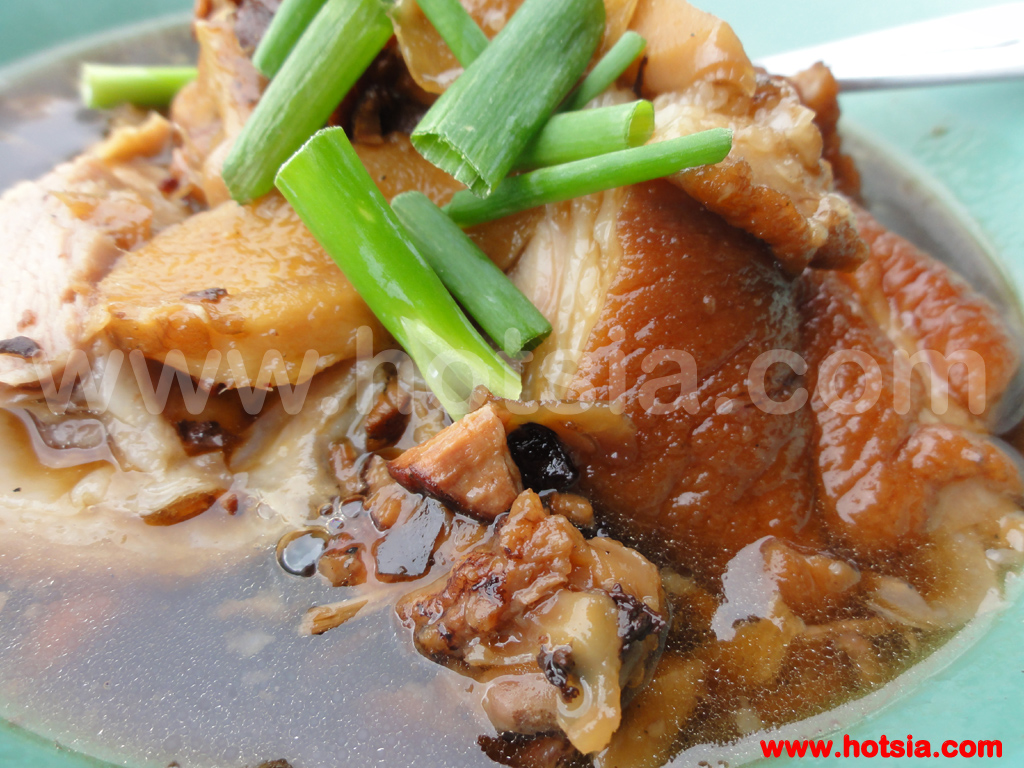 เชียงราย ขาหมูยูนนาน ร้านบ้านดิน ดอยผาตั้ง