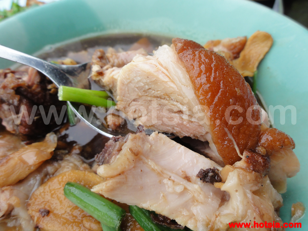 เชียงราย ขาหมูยูนนาน ร้านบ้านดิน ดอยผาตั้ง