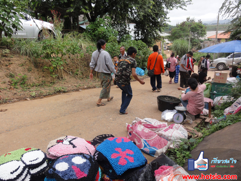 เที่ยวเชียงราย ตลาดนัดลาวบ้านแจมป๋อง