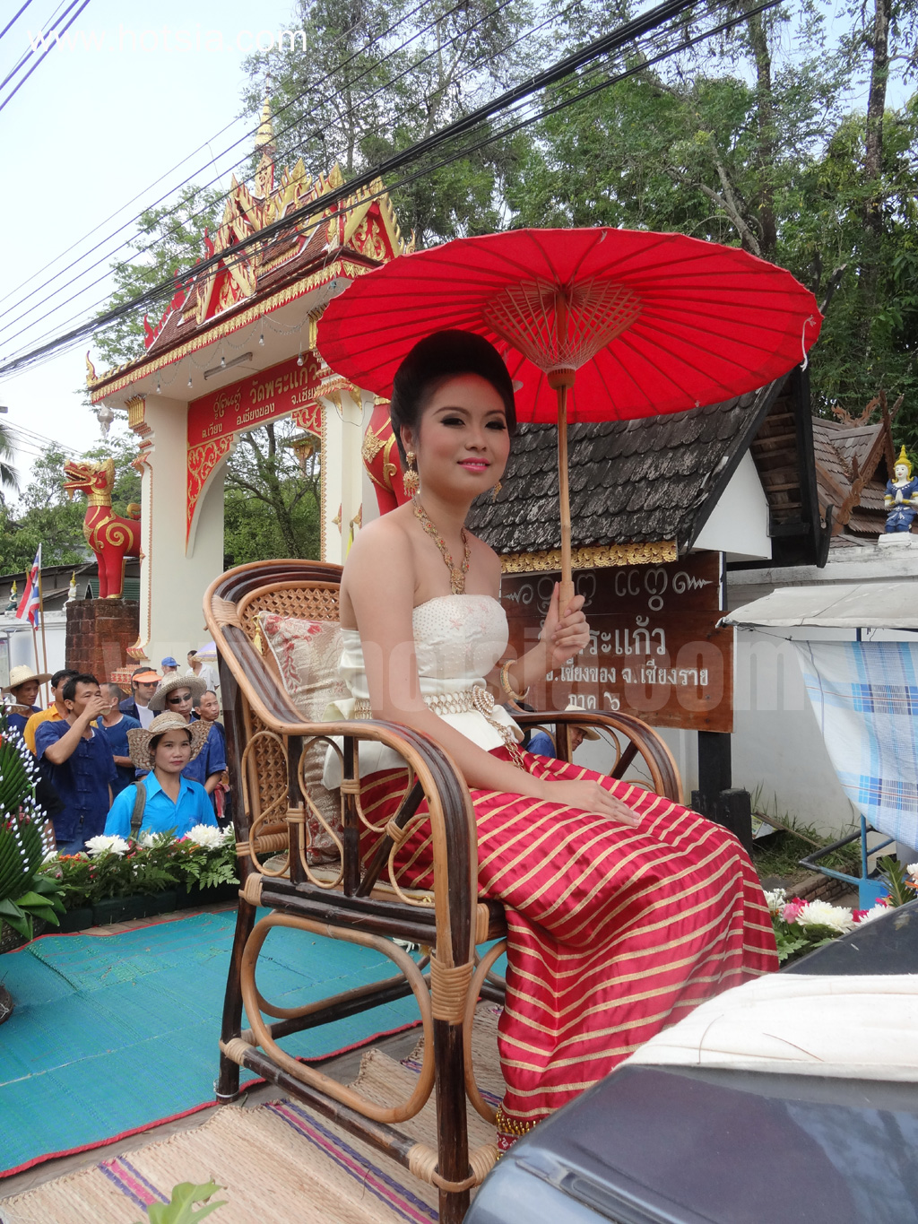 เที่ยวเชียงราย นางสงกรานต์เชียงของ