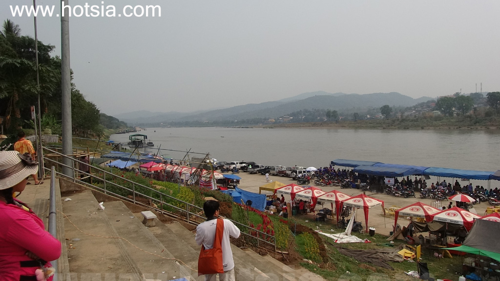 เที่ยวเชียงราย แข่งเรือพายสงกรานต์เชียงของ