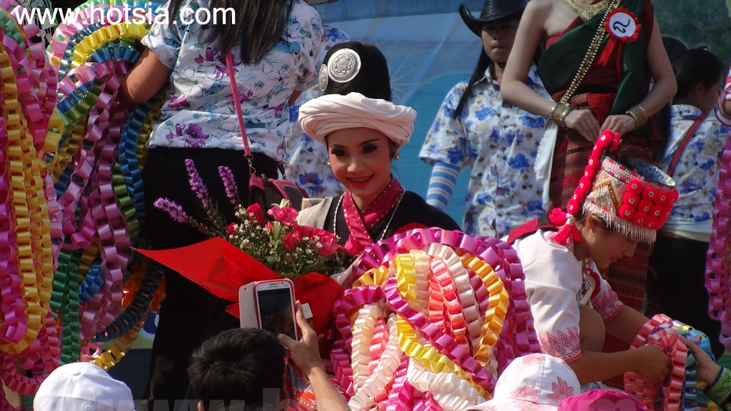 เที่ยวเชียงราย ธิดาชาติพันธ์ เชียงของ