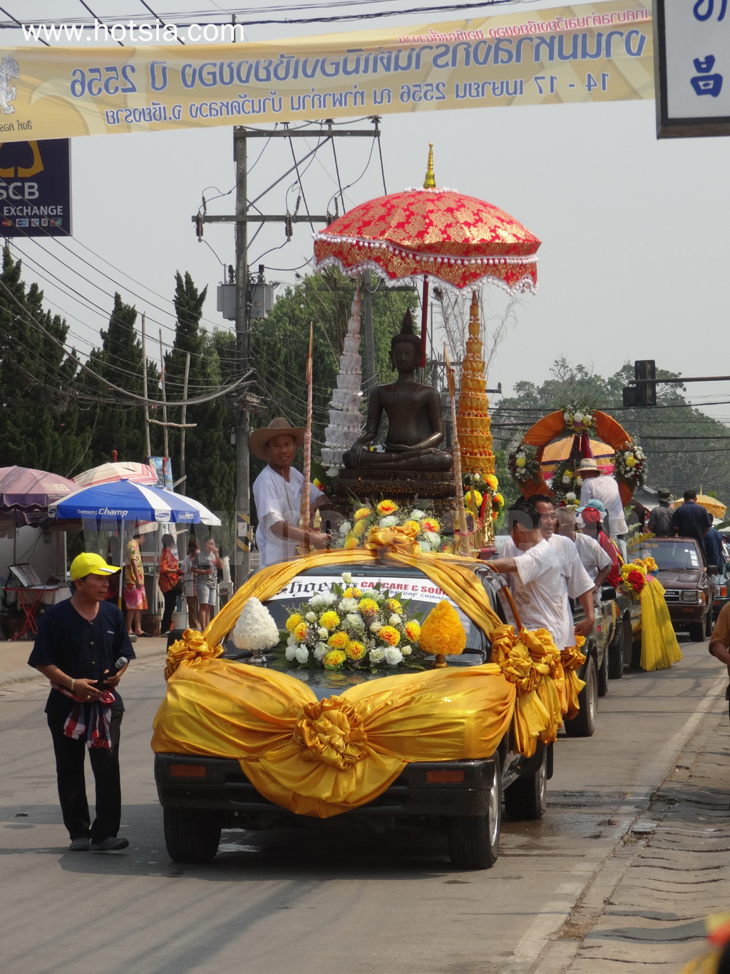 เที่ยวเชียงราย แห่พระสรงน้ำสงกรานต์เชียงของ