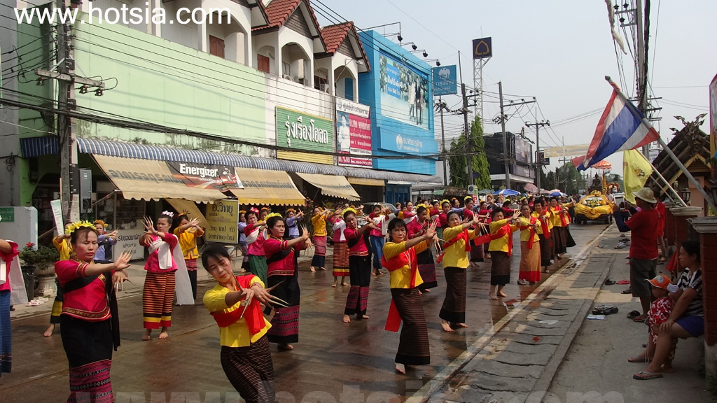 เที่ยวเชียงราย แห่พระสรงน้ำสงกรานต์เชียงของ