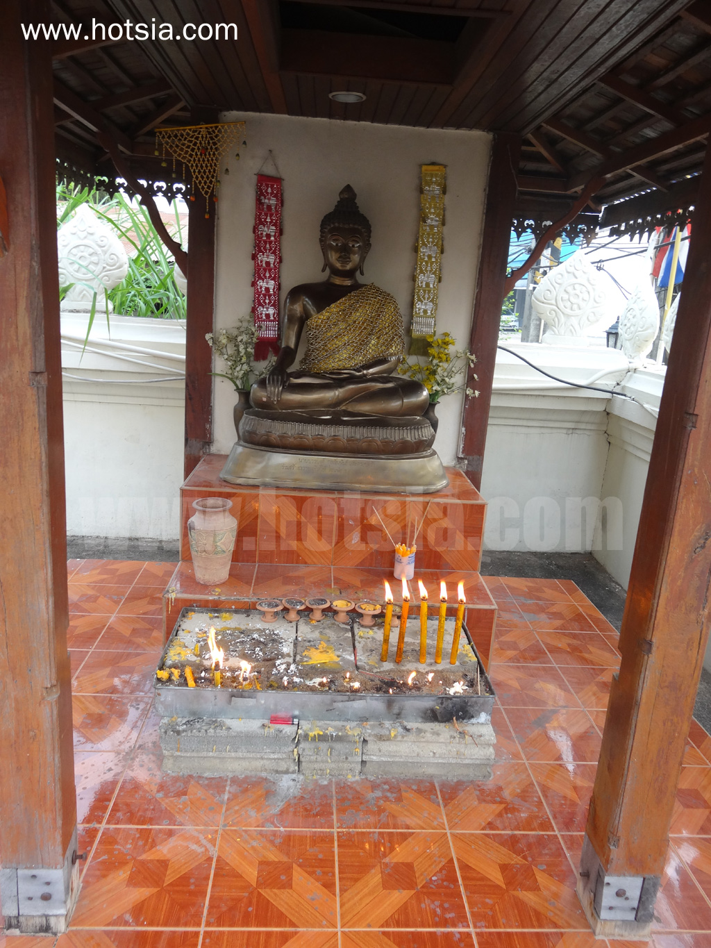 เที่ยวเชียงราย ทำบุญเช้าสงกรานต์เชียงของ