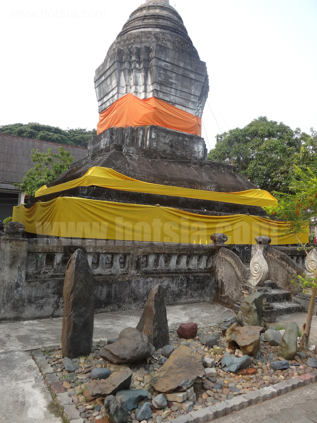 เที่ยวเชียงราย ทำบุญเช้าสงกรานต์เชียงของ