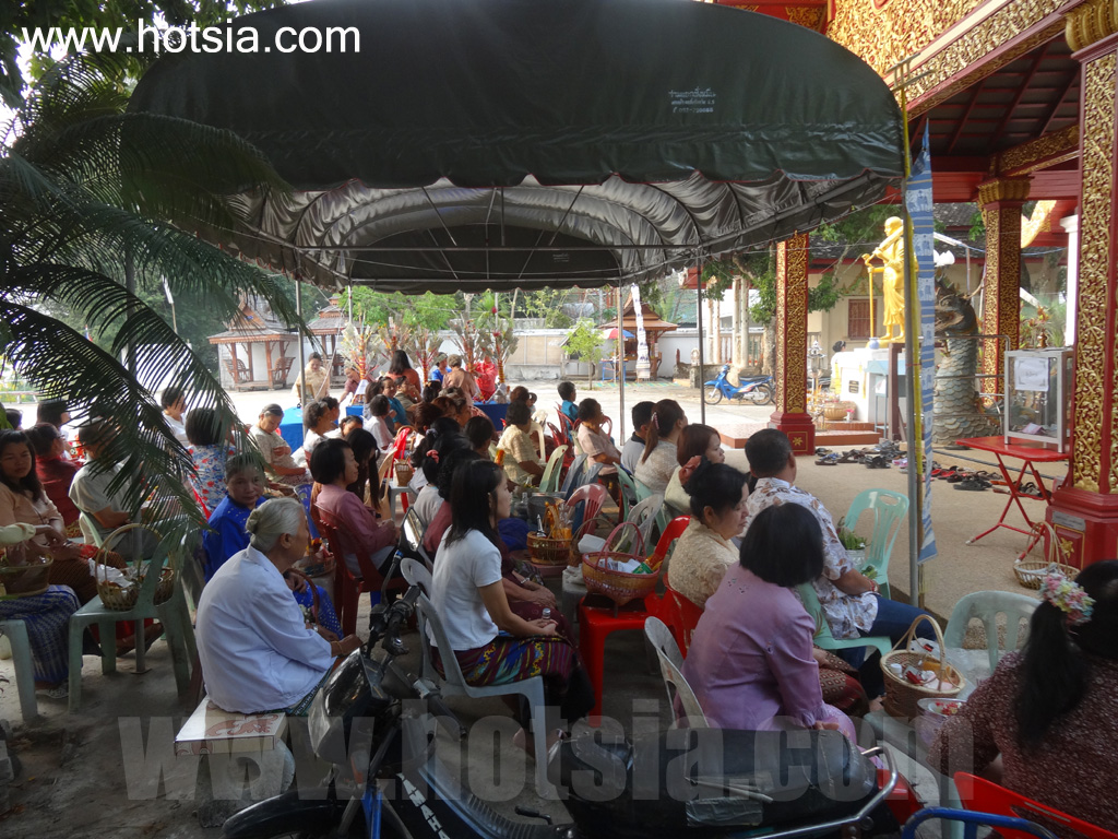 เที่ยวเชียงราย ทำบุญเช้าสงกรานต์เชียงของ