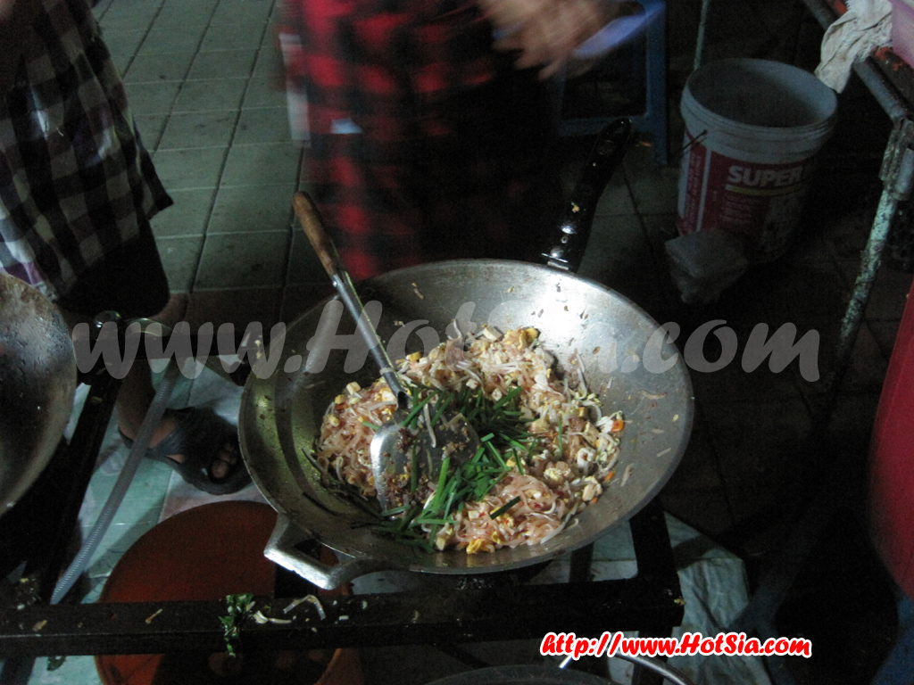 เชียงราย อาหารตามสั่ง จิตรเจ้าเก่า ตลาดโต้รุ่งเชียงแสน อร่อยต่อคิว