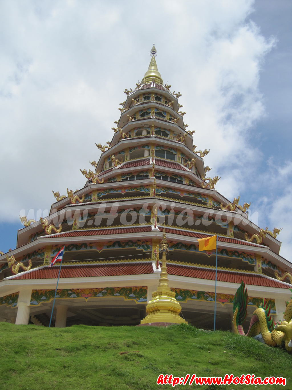 เชียงราย พบโชคธรรมเจดีย์ โดยพระอาจารย์พบโชค วัดห้วยปลากั้ง จังหวัดเชียงราย