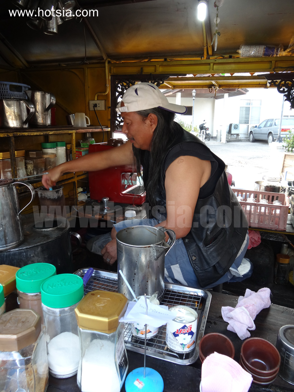 เมืองเชียงราย กาแฟรถเหลือง หอนาฬิกา เมืองเชียงราย