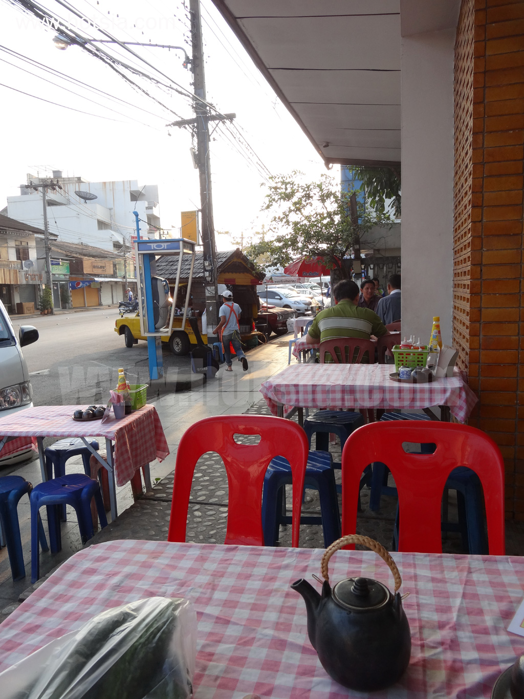 เมืองเชียงราย กาแฟรถเหลือง หอนาฬิกา เมืองเชียงราย