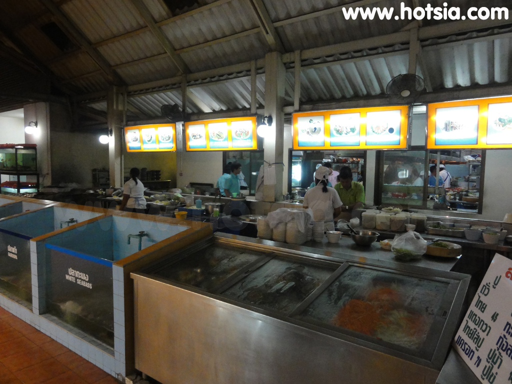 เที่ยวชลบุรี ร้านปะการัง บางแสน