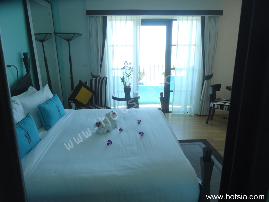 เที่ยวชลบุรี สุดยอดมัสมั่นแกะ โรงแรมเวฟ พัทยา