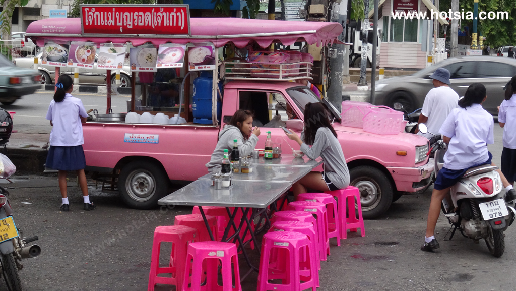 กาญจนบุรี เจ๊แดงข้าวเลือดหมูเมืองกาญจน์