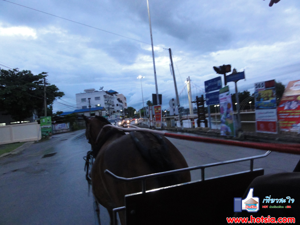 เที่ยวลำปาง นั่งรถม้าชมเมืองลำปาง