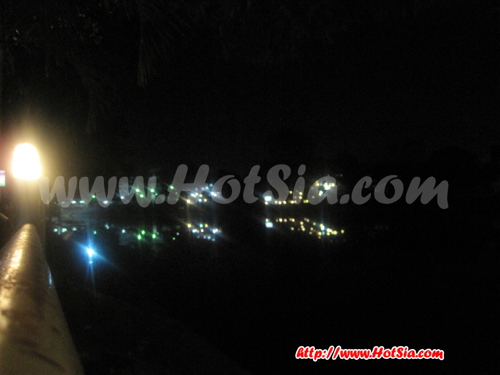 ลำปาง ร้านห้อยขาลำปาง ห้อยขาริมตลิ่งแม่น้ำวัง