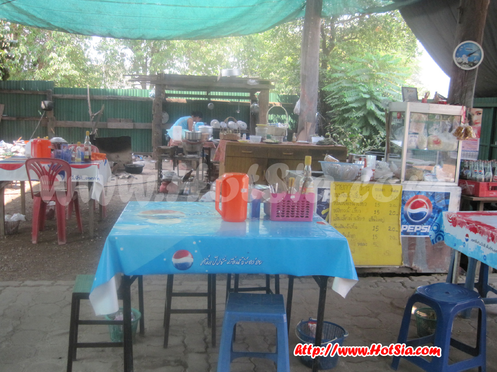ลำปาง ข้าวกั้นจิ้นหรือข้าวเงี้ยว ร้านขนมจีนน้ำเงี้ยวลำปาง