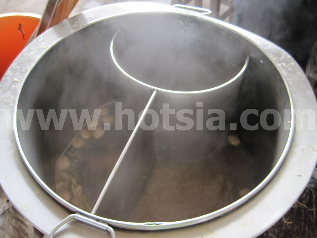 ก๋วยเตี๋ยวเครื่องในควายลวกครูฐมลำปาง