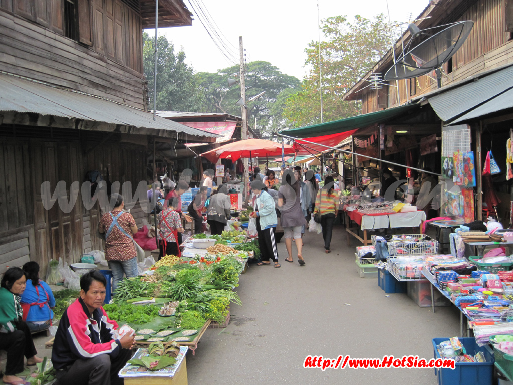 ลำปาง ตลาดเช้าชาวลำปาง กาดเก้าจาว กาแฟโบราณไข่ลวก