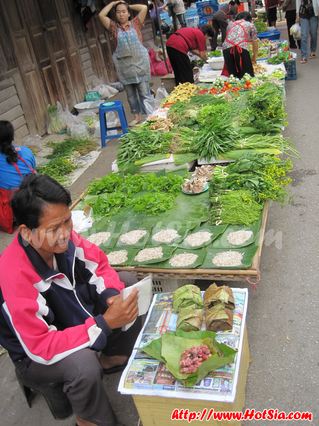 ลำปาง ตลาดเช้าชาวลำปาง กาดเก้าจาว กาแฟโบราณไข่ลวก
