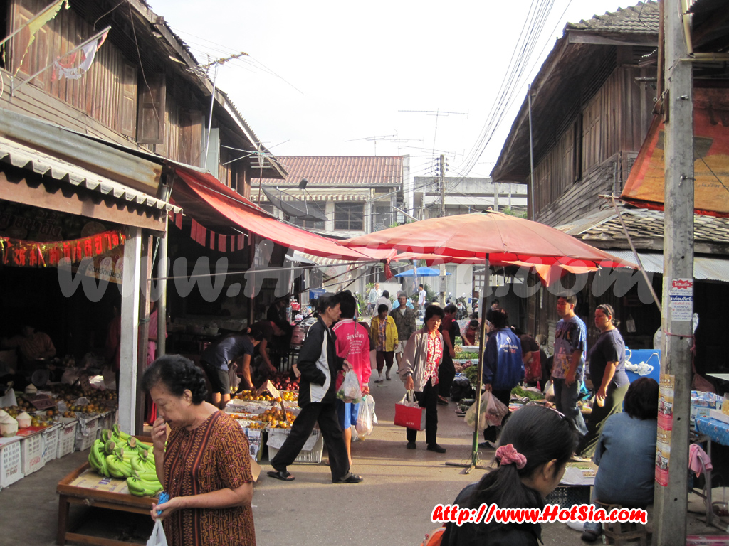 ลำปาง ตลาดเช้าชาวลำปาง กาดเก้าจาว กาแฟโบราณไข่ลวก