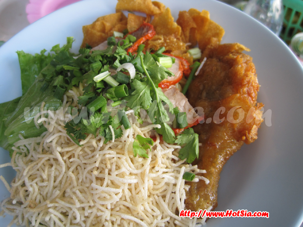 ลำปาง บะหมี่น่องไก่ลำปาง ร้านอัสวินชวนชิม